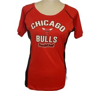 🤩 NBA Chicago‎ Bulls top size medium🤩 2 for $20